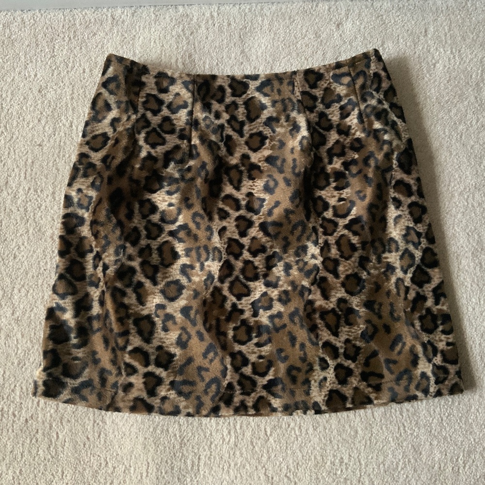 Leopard print mini skirt